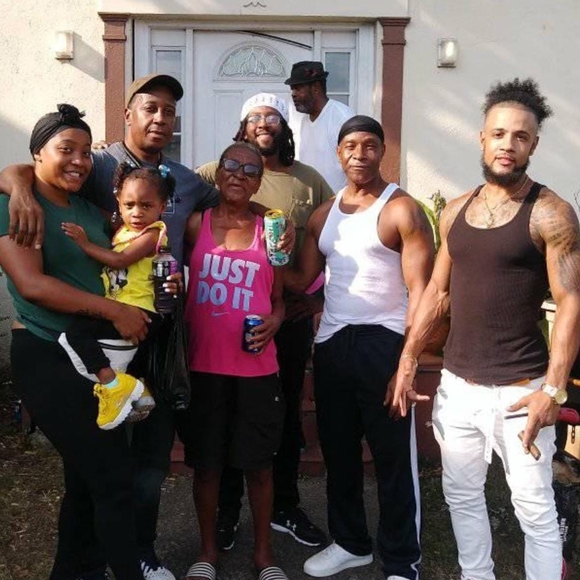 Profile Picture of Marlo Thomas (@marlopressley4) on Poshmark