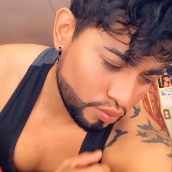 Profile Photo of Jason Gonzalez gonzalez (@prettyman_so) on Poshmark