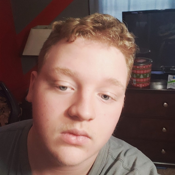 Profile Picture of Seth Domings (@seth62703) on Poshmark