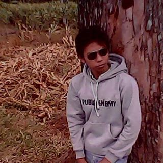 Profile Picture of Tendy Low (@tendyfoker) on Facebook