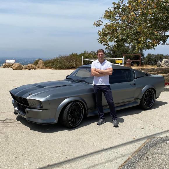 Profile Picture of Michael Golinder (@misha747) on Poshmark