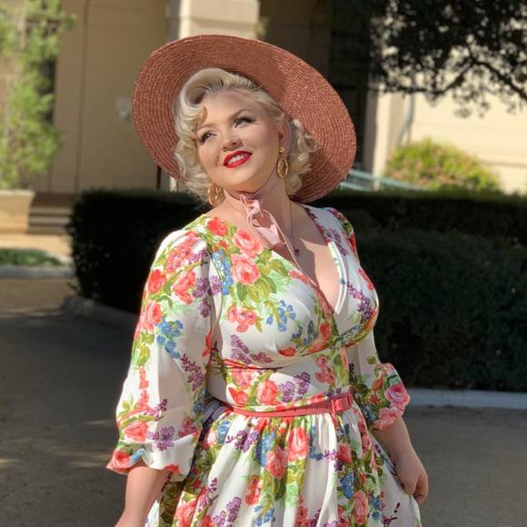 Profile Picture of Brittany Pfalzgraff (@britt_pfalz) on Poshmark