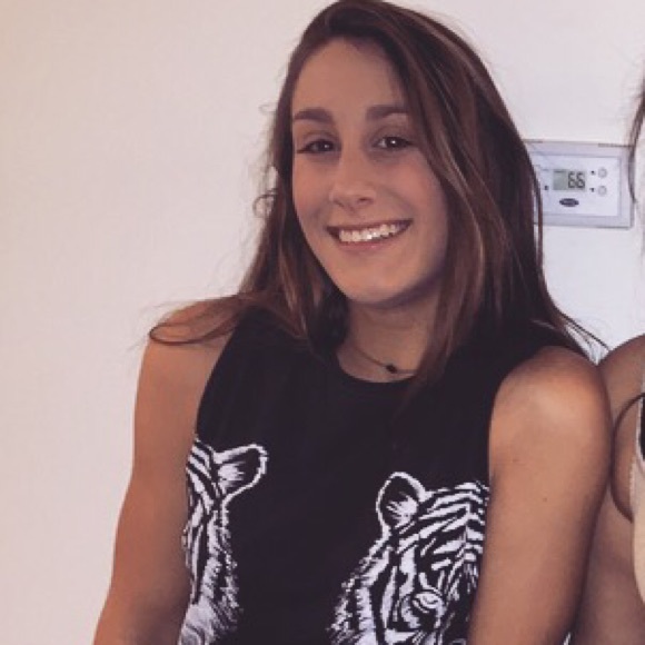 Profile Picture of Anna Pescovitz (@pesky17) on Poshmark