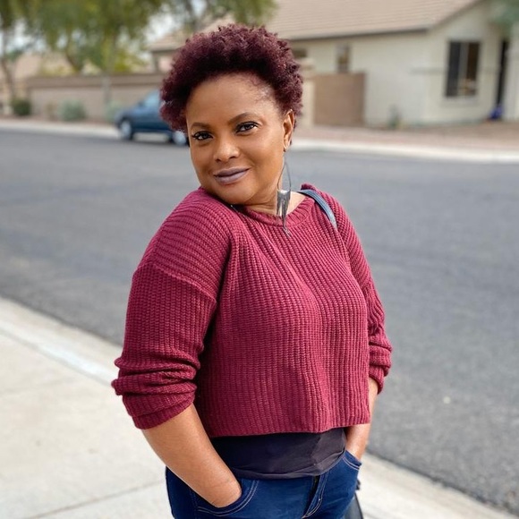 Profile Picture of Joyce Osbon (@joyceosbon) on Poshmark