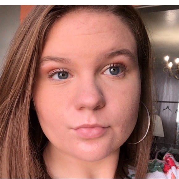 Profile Picture of Rayanna Garrison (@sns_closet) on Poshmark