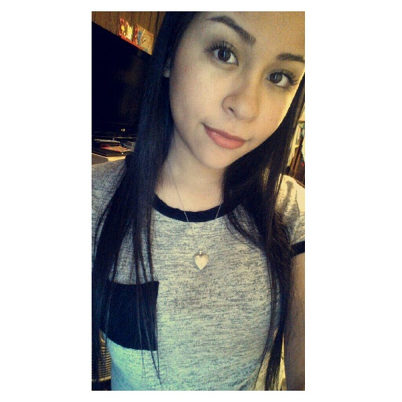 Profile Picture of Mariela Ramos (@marielaramos16) on Poshmark