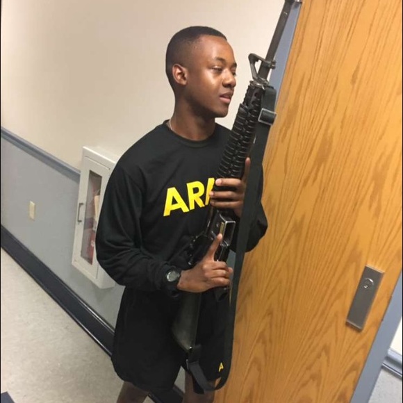 Profile Picture of Joshua Wheeler (@bgemillions) on Poshmark