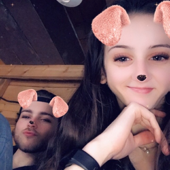 Profile Picture of Brittany Holwell (@brittanyholwell) on Poshmark