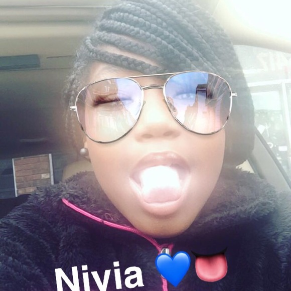 Profile Picture of Shaniyia Mcculley (@niyia_bae) on Poshmark