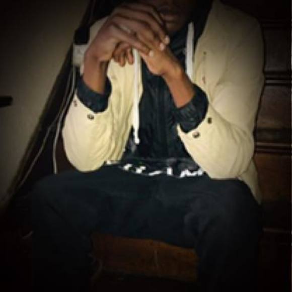 Profile Picture of Sean Knox (@sknox320) on Poshmark