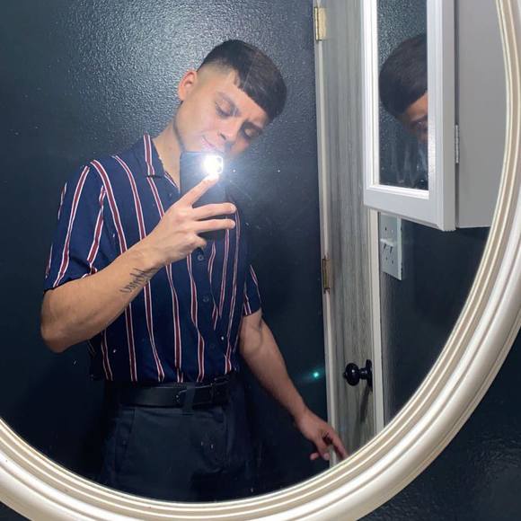 Profile Picture of Nicholas Maldonado (@nicholasmald284) on Poshmark