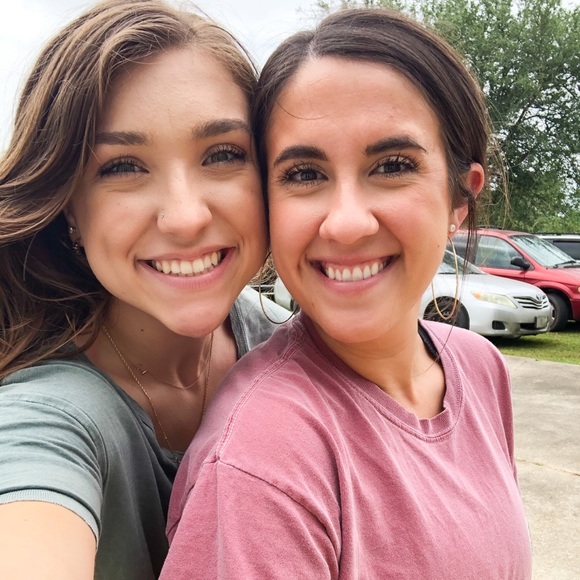 Profile Picture of Tori Arsement (@torilayne14) on Poshmark