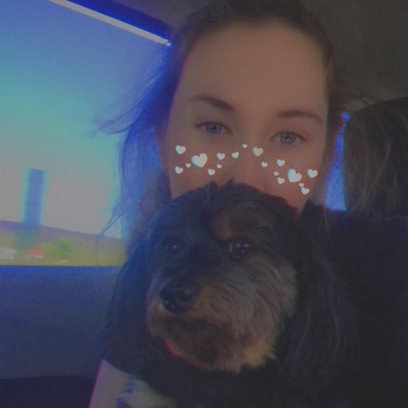 Profile Picture of Krista Wickel (@klw2003) on Poshmark