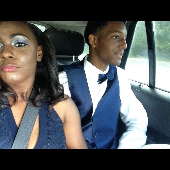 Profile Picture of Courtell Mcquirter (@cmcquirter) on Poshmark