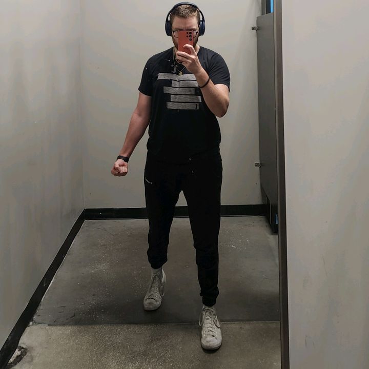 Profile Picture of Josh Piper (@selfmadepiper) on Tiktok