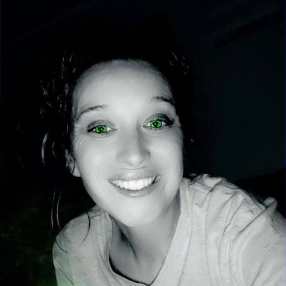 Profile Picture of Lacey Smart (@laceysmart1220) on Poshmark