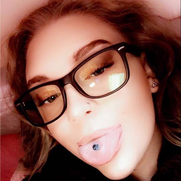 Kez Adynn - Poshmark Profile Picture of Kez Adynn (@kezadynn) on Poshmark