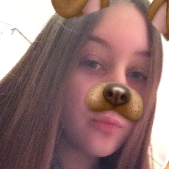 Profile Picture of Gabriela Bartoszek (@gabbybart) on Poshmark