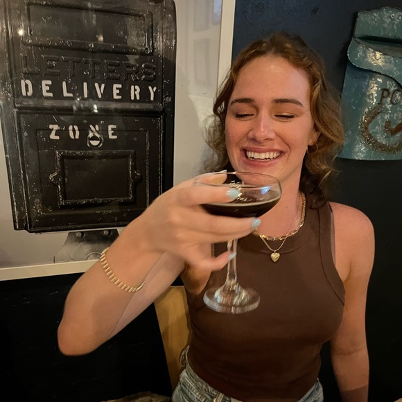 Profile Picture of Lucy Reid (@lucy_reid) on Poshmark