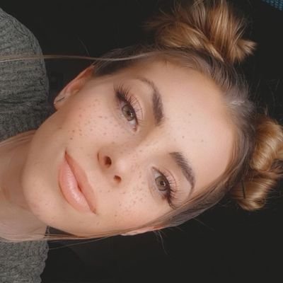 Profile Picture of Hayley Genevieve (@Hayley_Gene21x) on Twitter