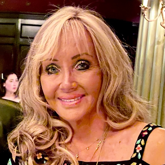 Profile Picture of Cherie Laughlin (@cheriem523) on Poshmark