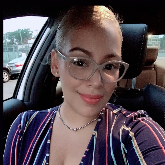 Profile Picture of Jennifer Rosario (@glamour4503) on Poshmark