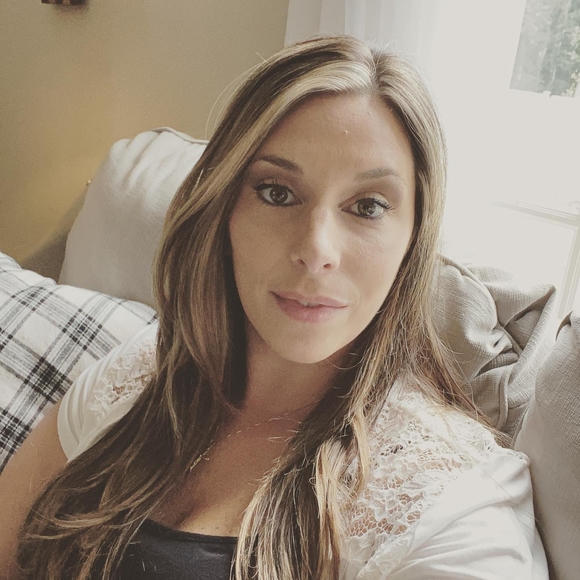 Lynnette Peterson - Poshmark Profile Picture of Lynnette Peterson (@lpeters62) on Poshmark