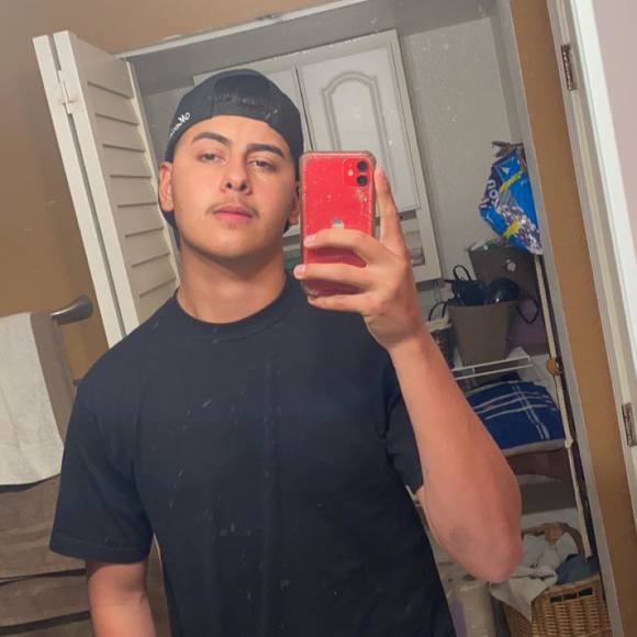 Profile Picture of Carlos Pompa (@pompacarlos8) on Poshmark