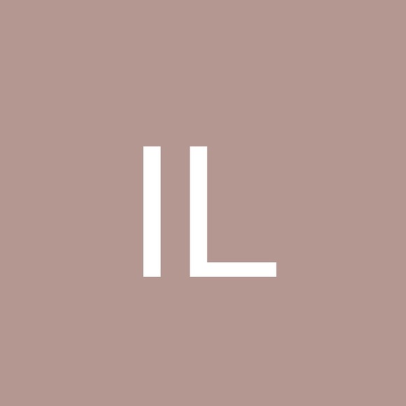 Profile Picture of Idella Lindgren (@llin39dgrens) on Poshmark