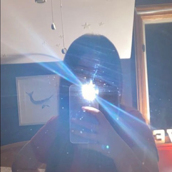 Profile Picture of Abi Hancox (@abihancox) on Poshmark