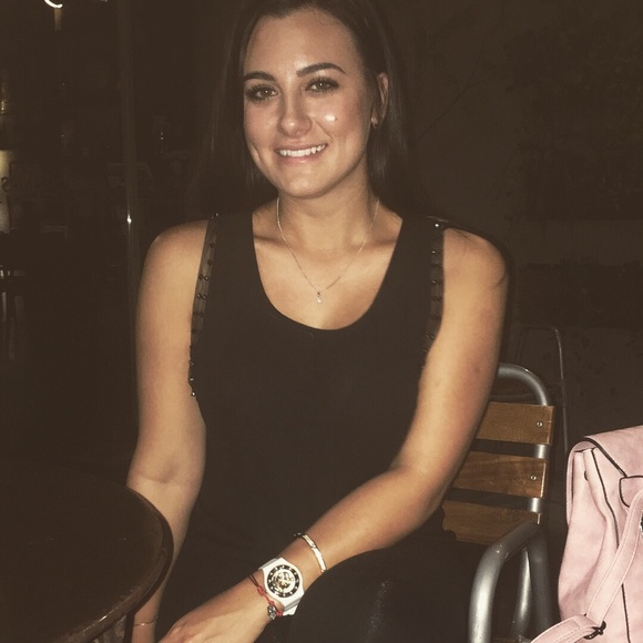 Profile Picture of Ludmila Attili (@ludmilaattili) on Poshmark