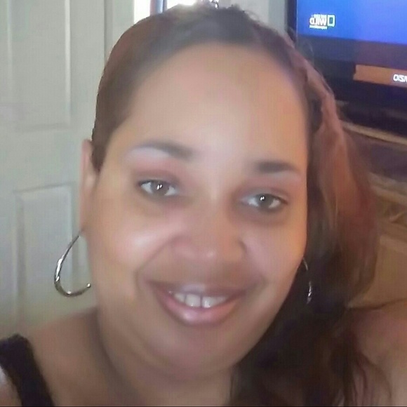 Profile Picture of Wilhelmenia Jimoh (@meniajimoh1967) on Poshmark