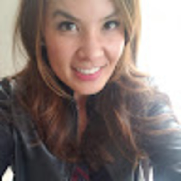 Profile Picture of Myisha Hakes (@myishahakes) on Poshmark