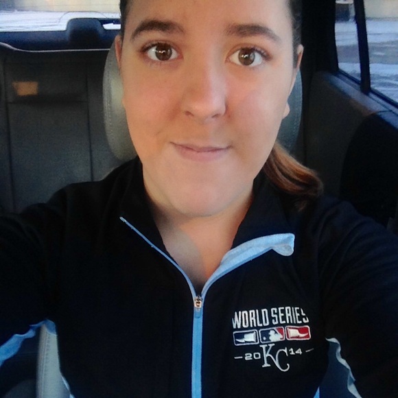 Profile Picture of Mckayla Obrist (@mckaylaralene) on Poshmark