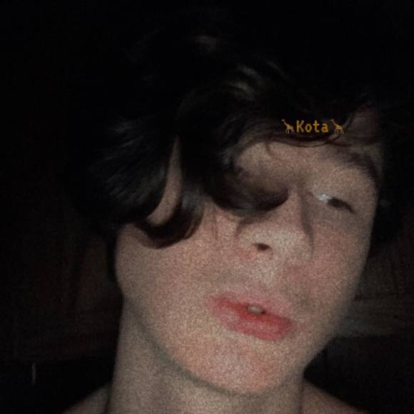 Profile Picture of Dakota harmon Harmon (@imadopehead101) on Poshmark