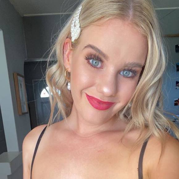 Profile Picture of Tahnee Mccahon (@tahneemccahon) on Poshmark