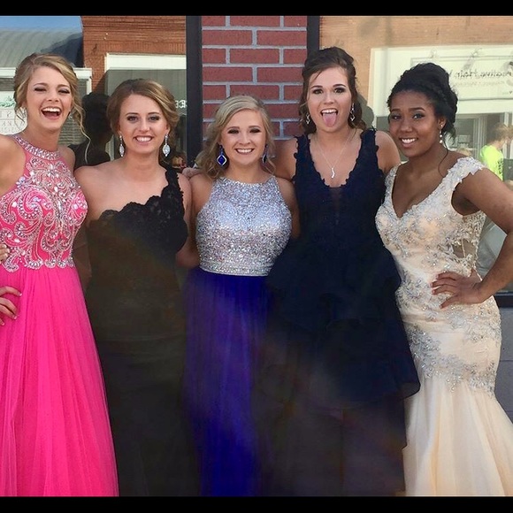 Profile Picture of Noelle Josoff (@josoffn) on Poshmark