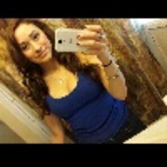 Profile Picture of Lisa Aleman (@lisa_aleman) on Poshmark