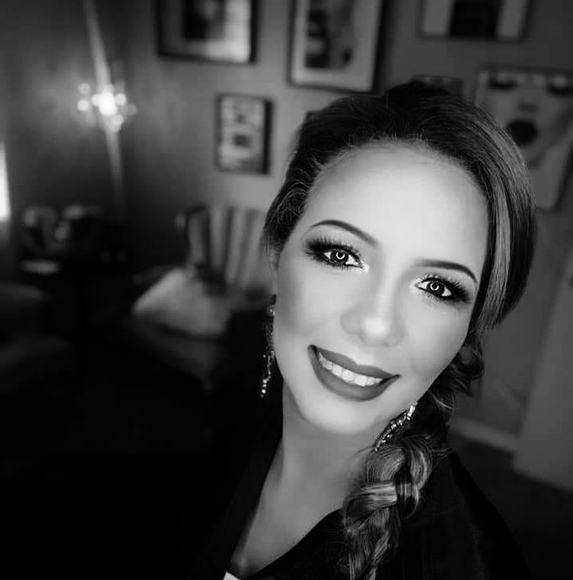 Profile Picture of Paula Rodrigues (@paularodrigu272) on Poshmark