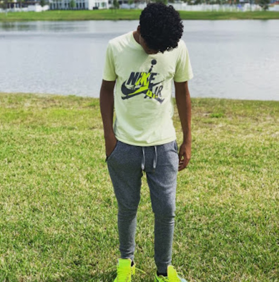 Profile Picture of Max Sims (@maximilsims) on Poshmark