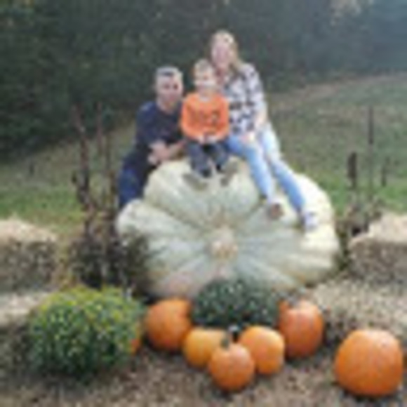 Profile Picture of Stacey Capriolo (@staceycapriolo) on Poshmark