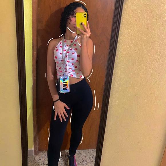 Profile Picture of Mitchell Rodríguez (@naillelis) on Poshmark