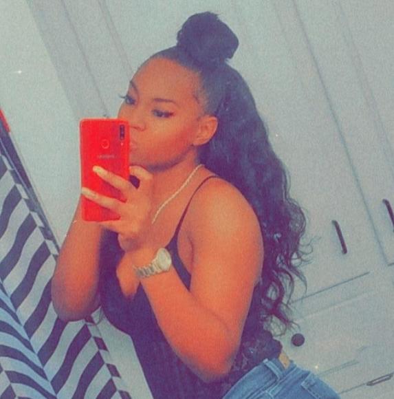 Profile Picture of Ashley Barnes (@ashleybarness) on Poshmark