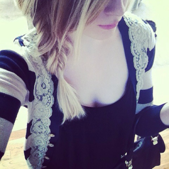 Profile Picture of Hollie Westendorf (@holliewesty) on Poshmark