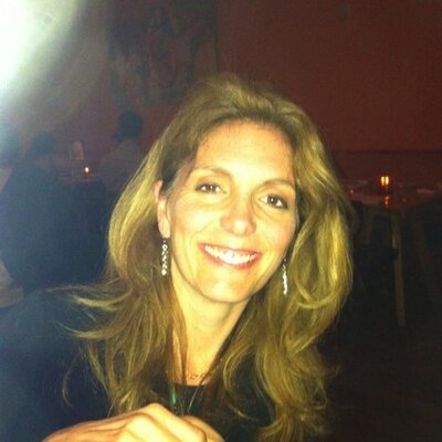 Profile Picture of Lanya Zambrano (@zambranolala) on Twitter