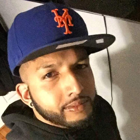 Profile Picture of Alex Maharana (@alexm0729) on Poshmark