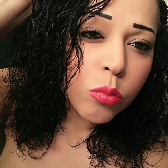 Profile Picture of Lavette Allen (@mzallen15) on Poshmark