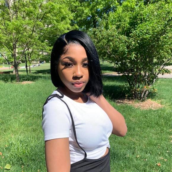 Profile Picture of Janey Mellard (@janey_tiara) on Poshmark