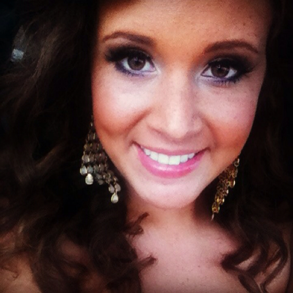 Profile Picture of Whitney Shue (@whittershue) on Poshmark