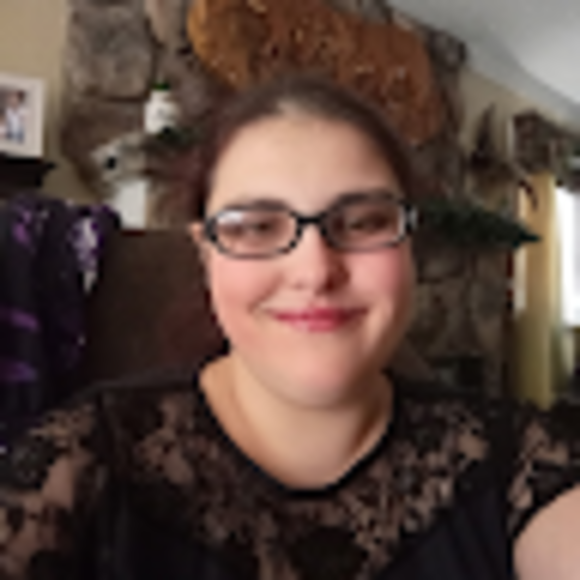 Profile Picture of Alyssa Drasher (@alyssadrasher) on Poshmark